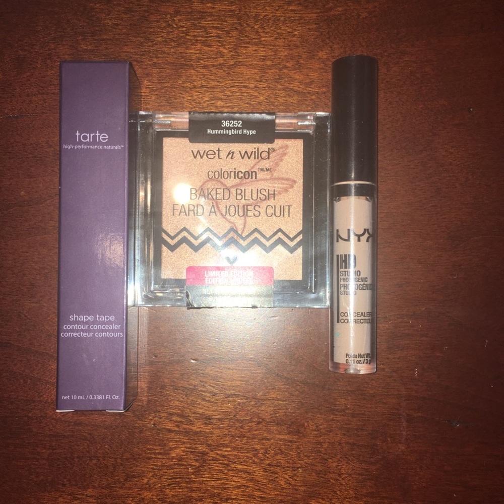 Make up bundle. 💄